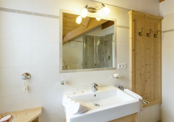 Badezimmer-Alpenrose